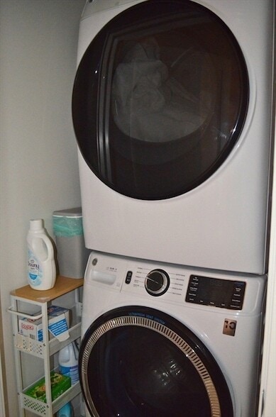 Building Photo - 62 Foundry St