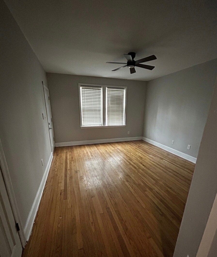 Building Photo - 1408 Holbrook St NE