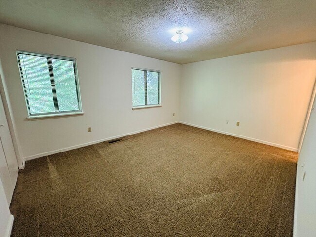 Building Photo - 953 Lora Ln