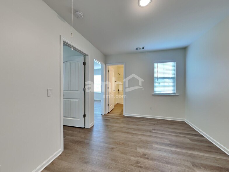 Building Photo - 27 Spinaker Ct