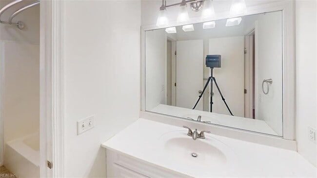 Building Photo - 1729 Dylan Dr