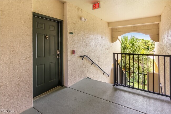 Building Photo - 11490 Villa Grand