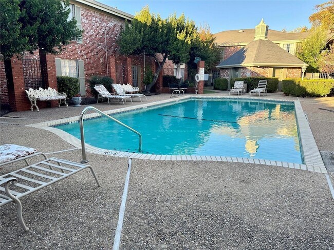 Building Photo - 7920 Rockwood Ln