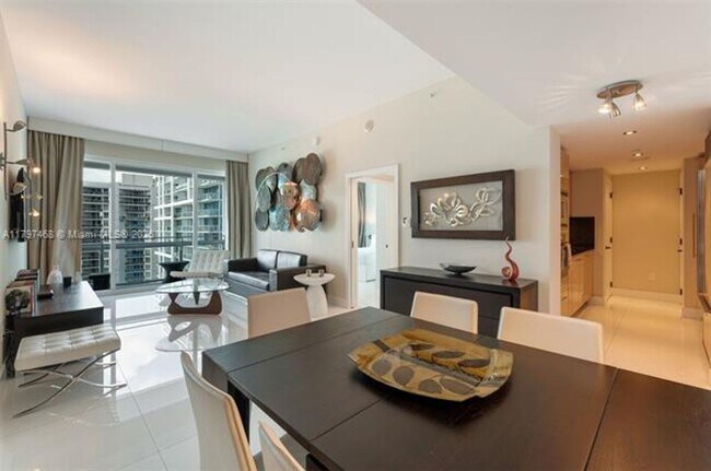 Building Photo - 6801 Collins Ave