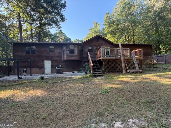 Building Photo - 3443 Deshong Dr SW