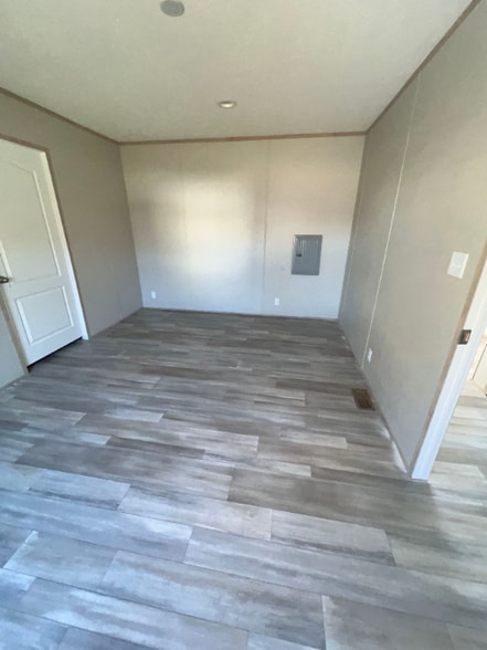 Building Photo - 101 Ash St