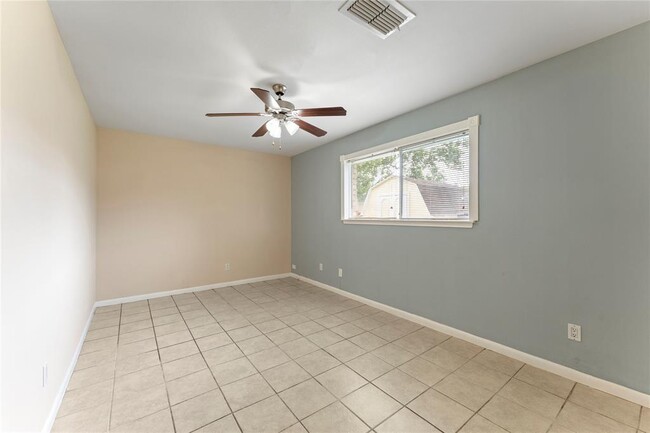 Building Photo - 1326 Kappa St