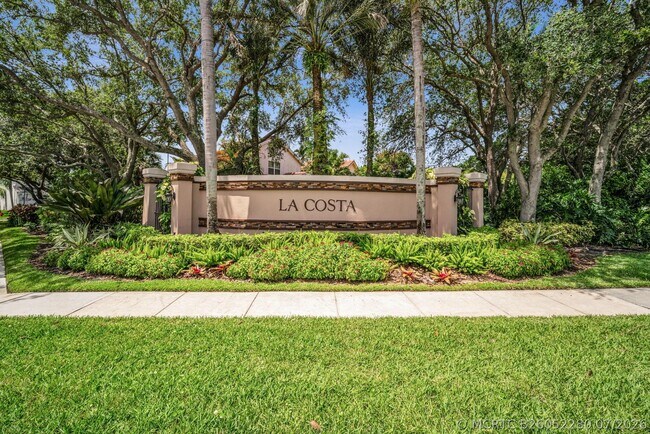 Building Photo - 10852 La Salinas Cir