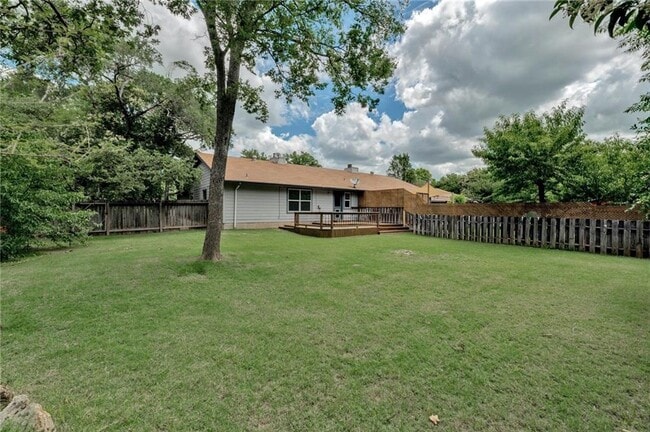 Building Photo - 5616 Oak Blvd
