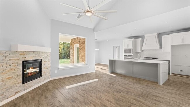 Building Photo - 17857 Salem Rd