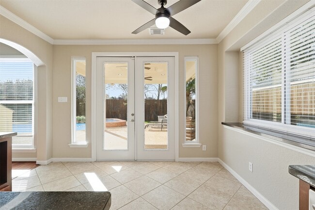 Building Photo - 10358 Grandbrook Dr