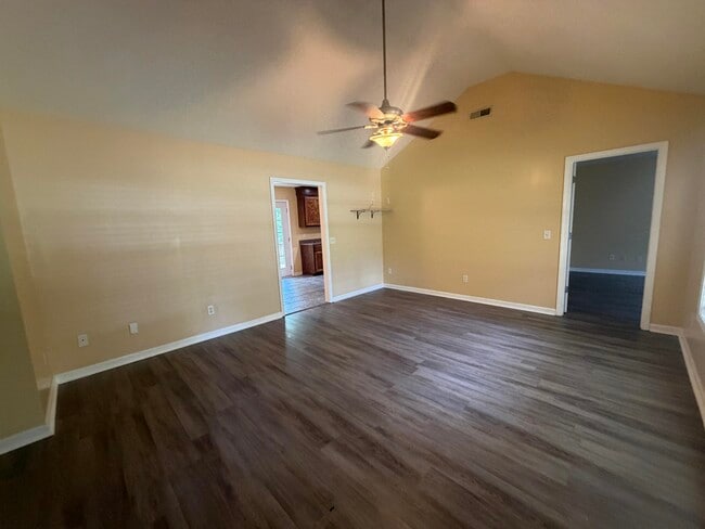 Building Photo - 30 Spanish Moss Cir