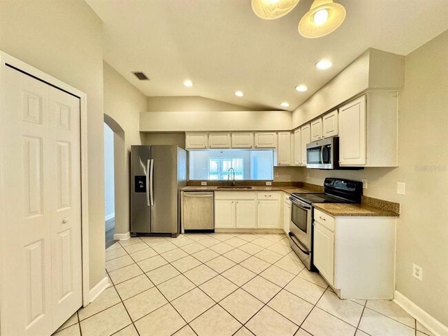 Building Photo - 18112 Canal Pointe St