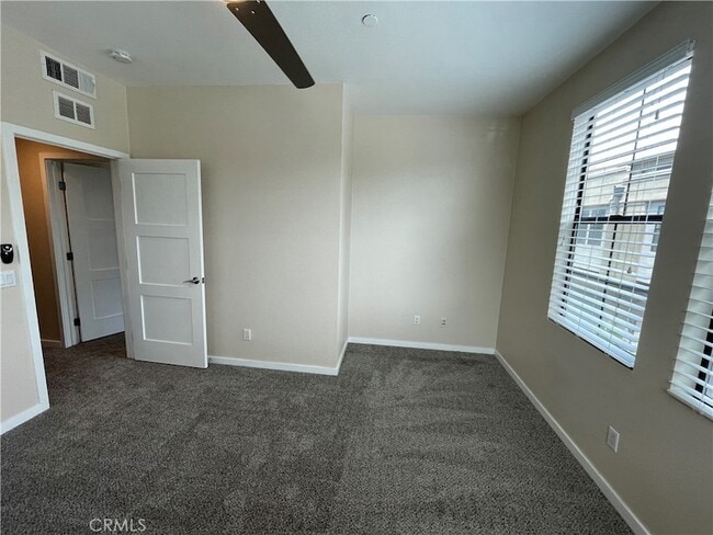 Building Photo - 501 W Maple Ave