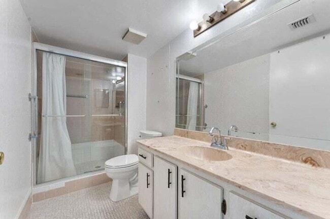 Building Photo - 370 NW 76th Ave