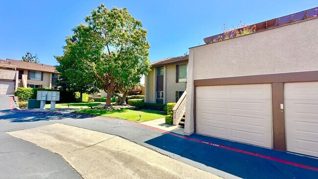 Building Photo - Lovely Downstairs, Entry Level Condo Unit with Garage and Private Yard Space in Downtown Fallbrook!