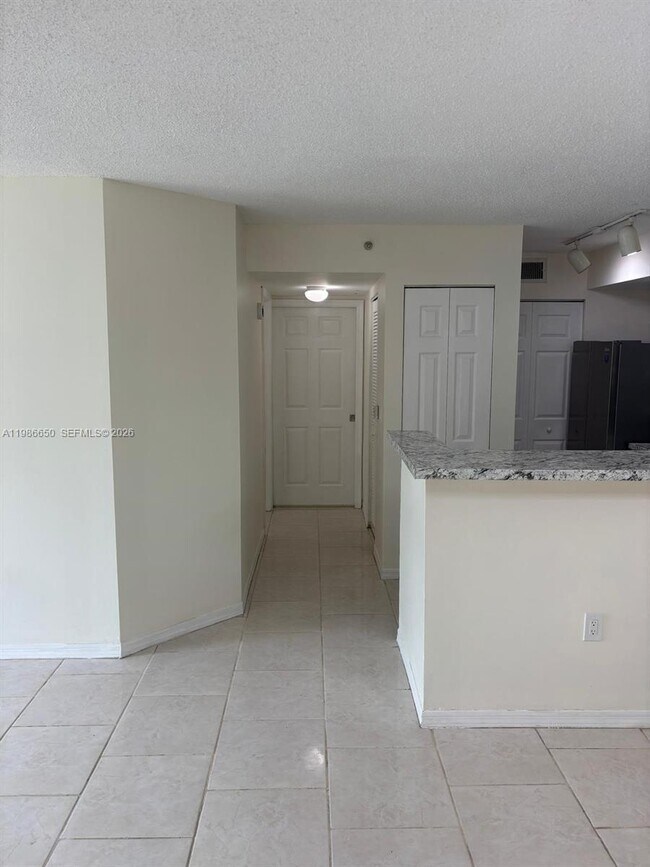 Building Photo - 655 SW 111th Way