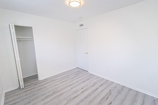 Building Photo - 14010 Meyersville Dr