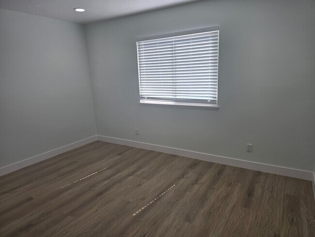 Building Photo - Fully Remodeled 4-Bedroom, 3-Bath Rental Home in Prime Fountain Valley Location