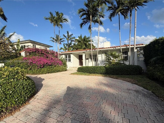 Building Photo - 5371 N Bay Rd