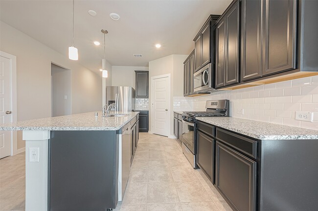 Building Photo - 8523 Lake Groove Ln