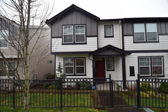 Building Photo - 935 N 19th Ave