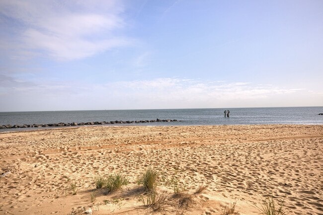 Building Photo - Call Sabrina at 757-767-0767 to schedule a tour!