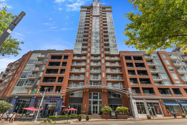 Building Photo - Fully Furnished 15th Floor Condo At Icon I...