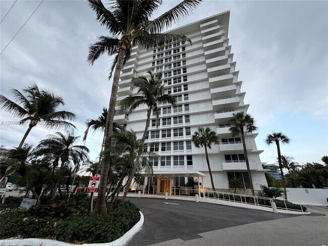 Building Photo - 888 Intracoastal Dr
