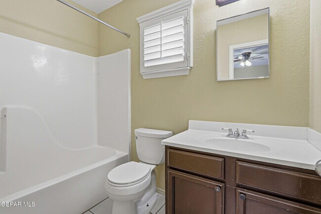 Building Photo - 12528 Martin Bauman Dr