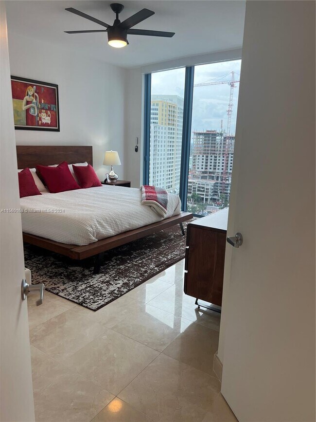 Building Photo - 333 Las Olas Way