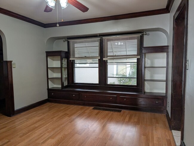 Building Photo - 3458 W 136th St