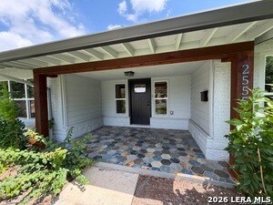 Building Photo - 2555 W Kings Hwy