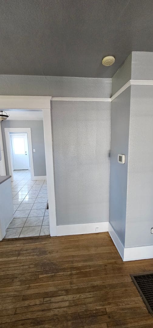 Building Photo - 2 Bedroom home near Mt. Rubidoux!