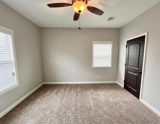 Building Photo - Executive Style Home in Grand Mere