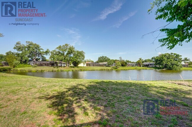 Building Photo - 1370 Palmwood Dr