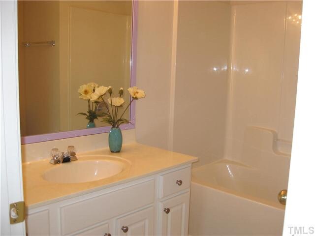Building Photo - Room in Townhome on Ruby Walk Dr