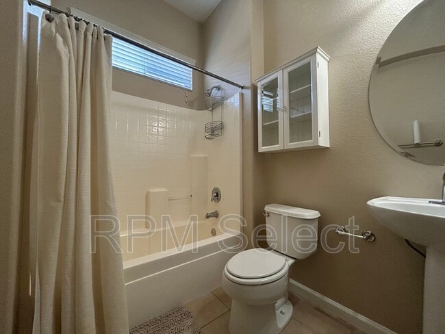 Building Photo - 2206 Ranch House Ct