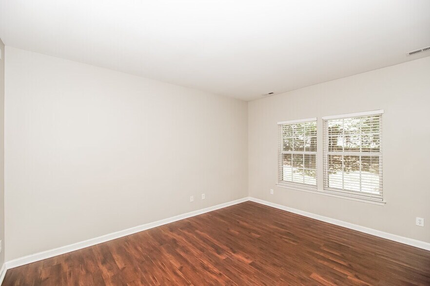 Building Photo - 11430 Northwoods Forest Dr