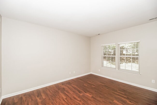 Building Photo - 11430 Northwoods Forest Dr