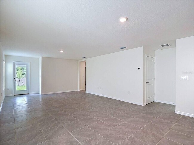 Building Photo - 31115 Silver Stage Dr
