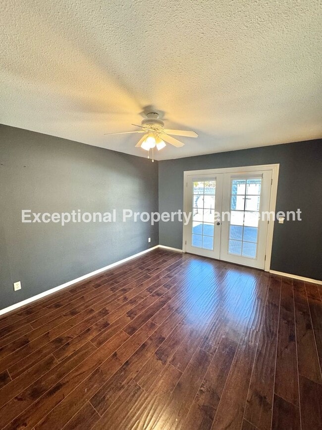 Building Photo - Ready to move in 3 bed 2 bath single story home!