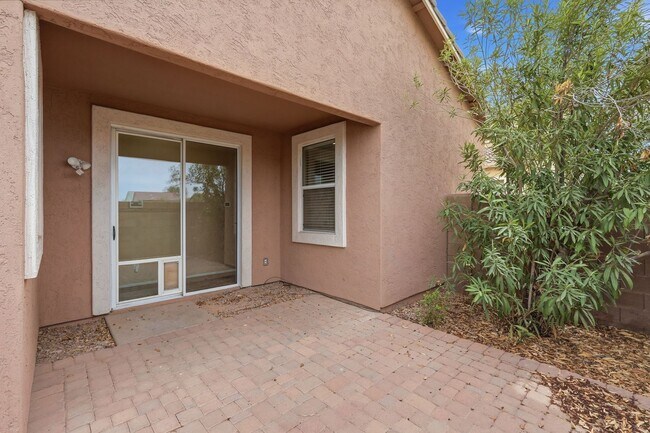 Building Photo - 4728 W Carson Rd