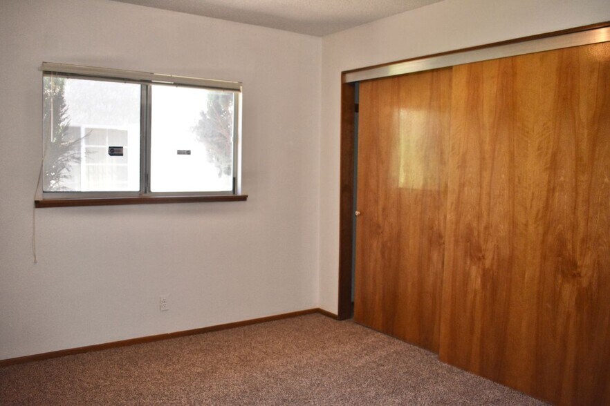 Building Photo - 13925 Burning Tree Dr