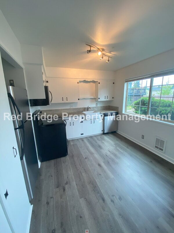 Building Photo - 4508 NE Killingsworth St