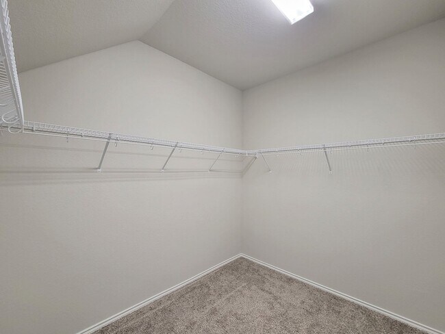 Building Photo - Beautiful two story home in Highland Farms!
