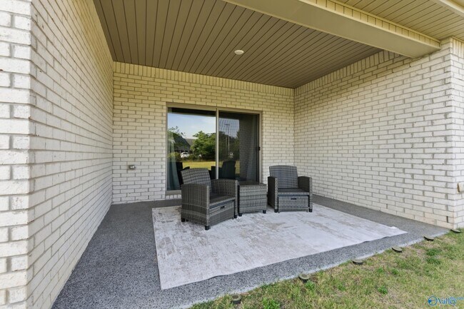 Building Photo - 17884 Longleaf Dr