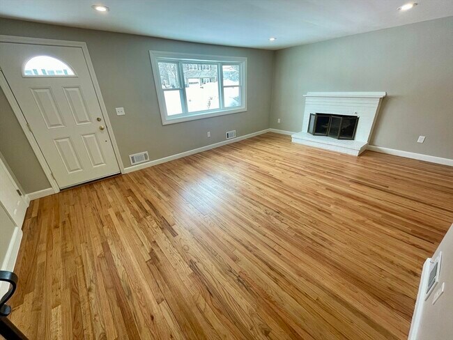 Building Photo - 34 Foster Dr