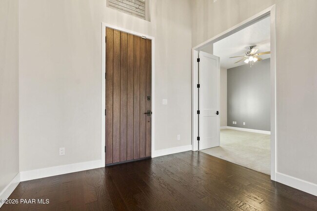 Building Photo - 1476 Sierry Peaks Dr