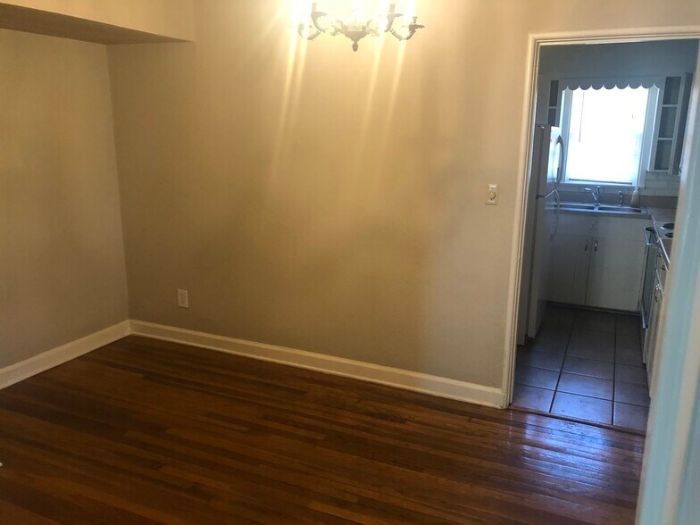 Dining Room - 1210 W Murdock St